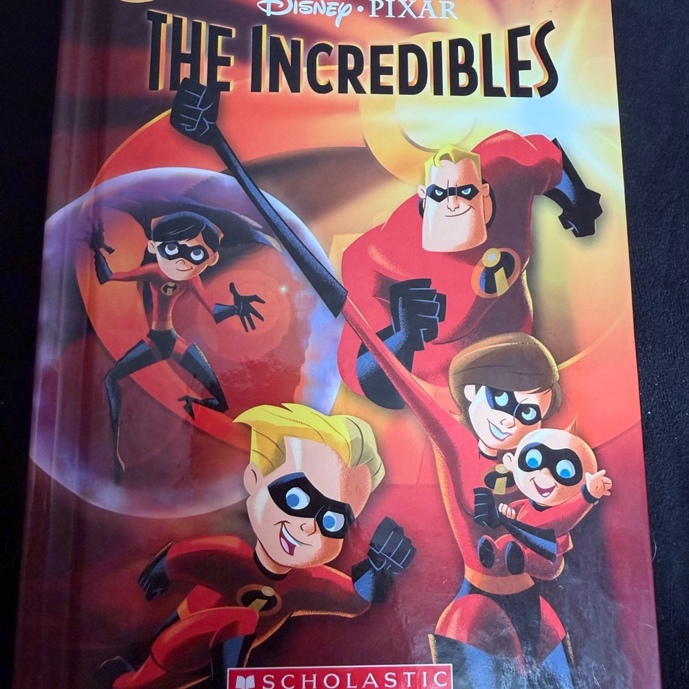 Scholastic The Incredibles Storybook - Red and Black